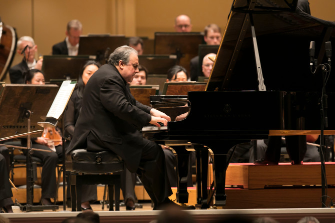 Yefim Bronfman at the piano with the Chicago Symphony Orchestra